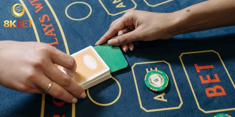 Một số thuật ngữ Poker về các lá bài khi chơi